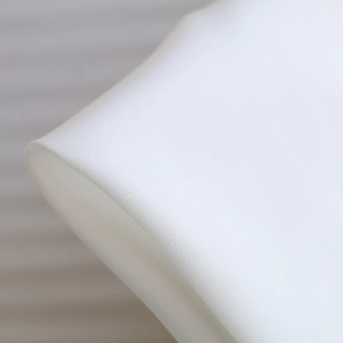Perla Ivory Stretch Lining